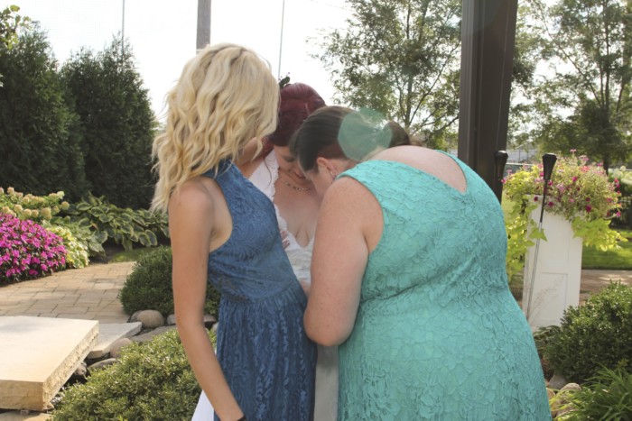 hilarious professional wedding photos dresses stuck together
